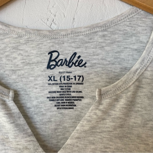 Barbie Tee shirt - Picture 3 of 8